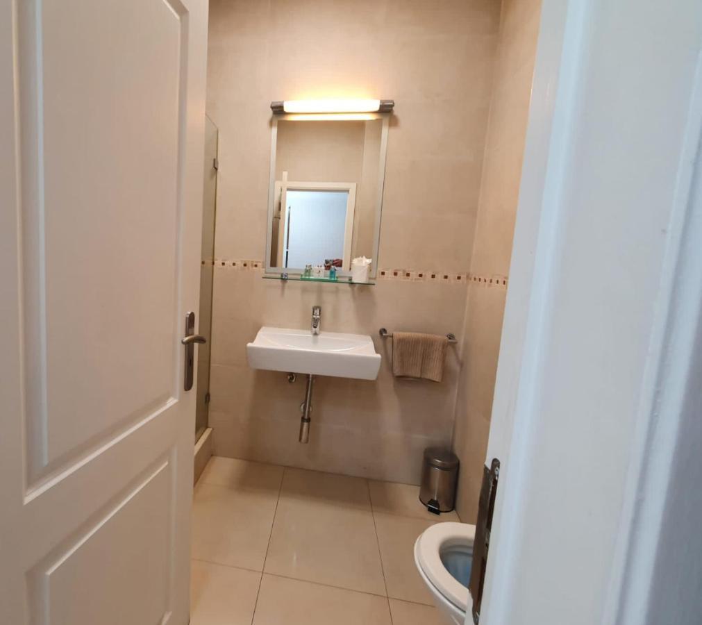 Lagos Main Avenue Studio With Marina View Balcony المظهر الخارجي الصورة